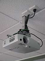 3M-X50 Beamer mit Deckenmontage3